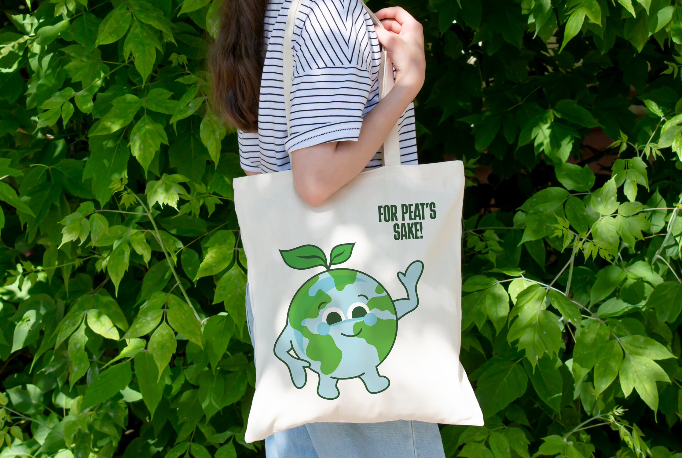 Photography of a HS1 summer branded tote bag with Globey.